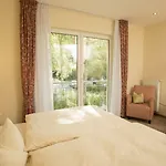 Hotel Strandhaus Am Inselsee 3*