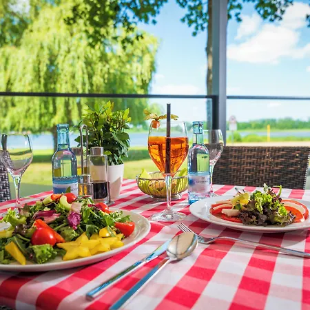 Strandhaus Am Inselsee Отель 3*