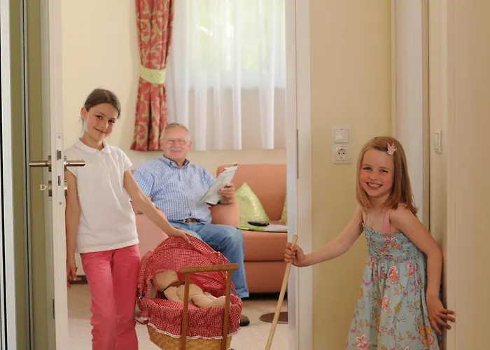 Strandhaus Am Inselsee Отель Гюстров